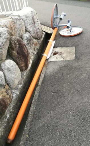 一丁目東１２組に設置のカーブミラーの修理が終わりました